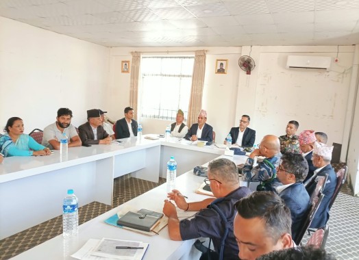 मिति २०८३/०६/१२ गते प्रमुख जिल्ला अधिकारीज्यूको संयोजकत्वमा राजनीतिक दल, जनप्रतिनिधीहरु सुरक्षा निकायहरु, सरोकारवाला निकायहरु तथा गैर सरकारी संस्थाहरुको उपस्थितिमा राहत तथा पुनर्स्थापना कार्यलाई थप प्रभावकारी गर्ने/गराउन जिल्ला विपद् व्यस्थपान समितिको बसे