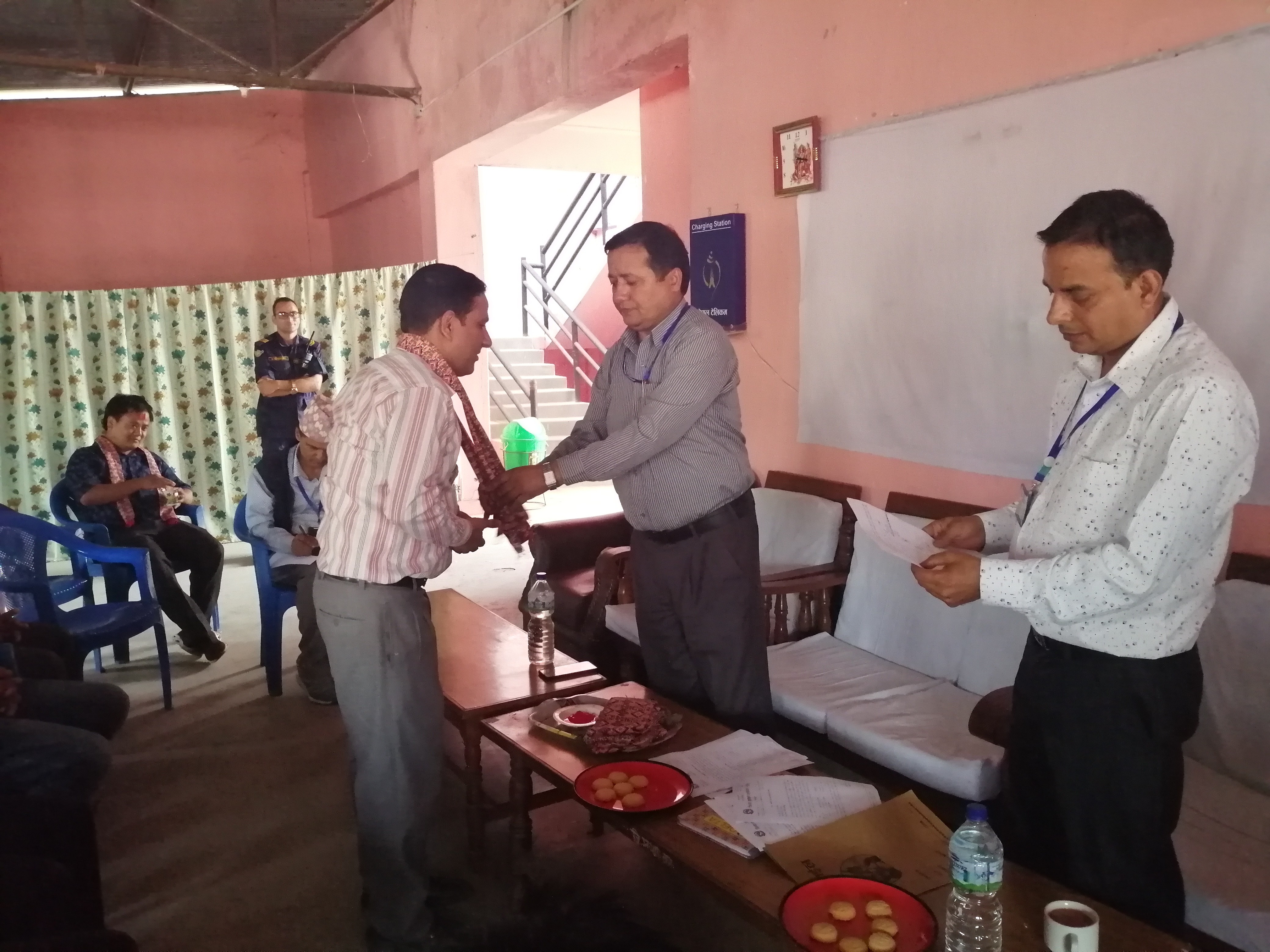 विभिन्न कार्यालयबाट जिल्ला प्रशासन कार्यालयमा सरुवा भई आउनुभएका कर्मचारीहरुकाे स्वागत